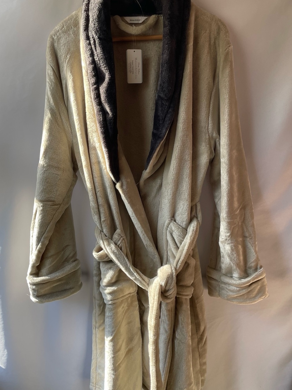Madison & Jardin Plush Shawl-Collar Robe Coat in Tan with Contrast Gray Collar